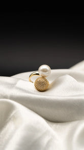 Luna Cosma Statement Ring